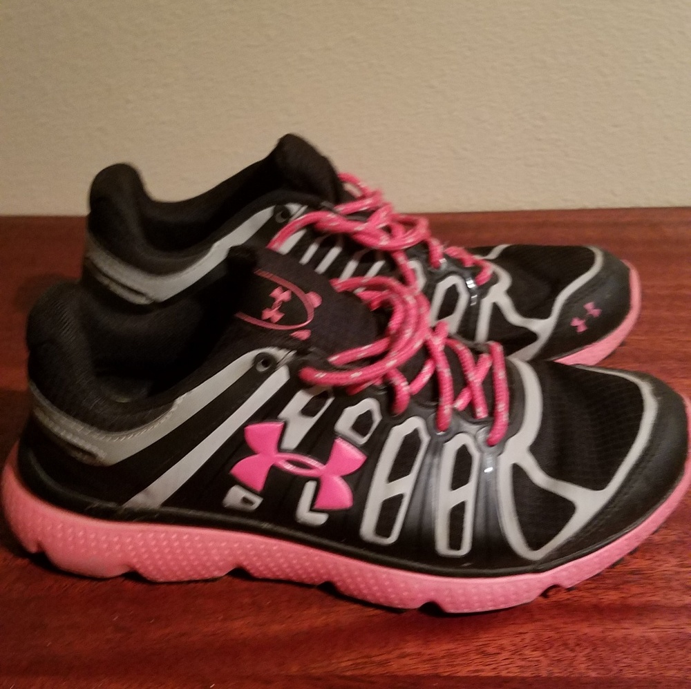 Under armor womens size 8.5 shoes